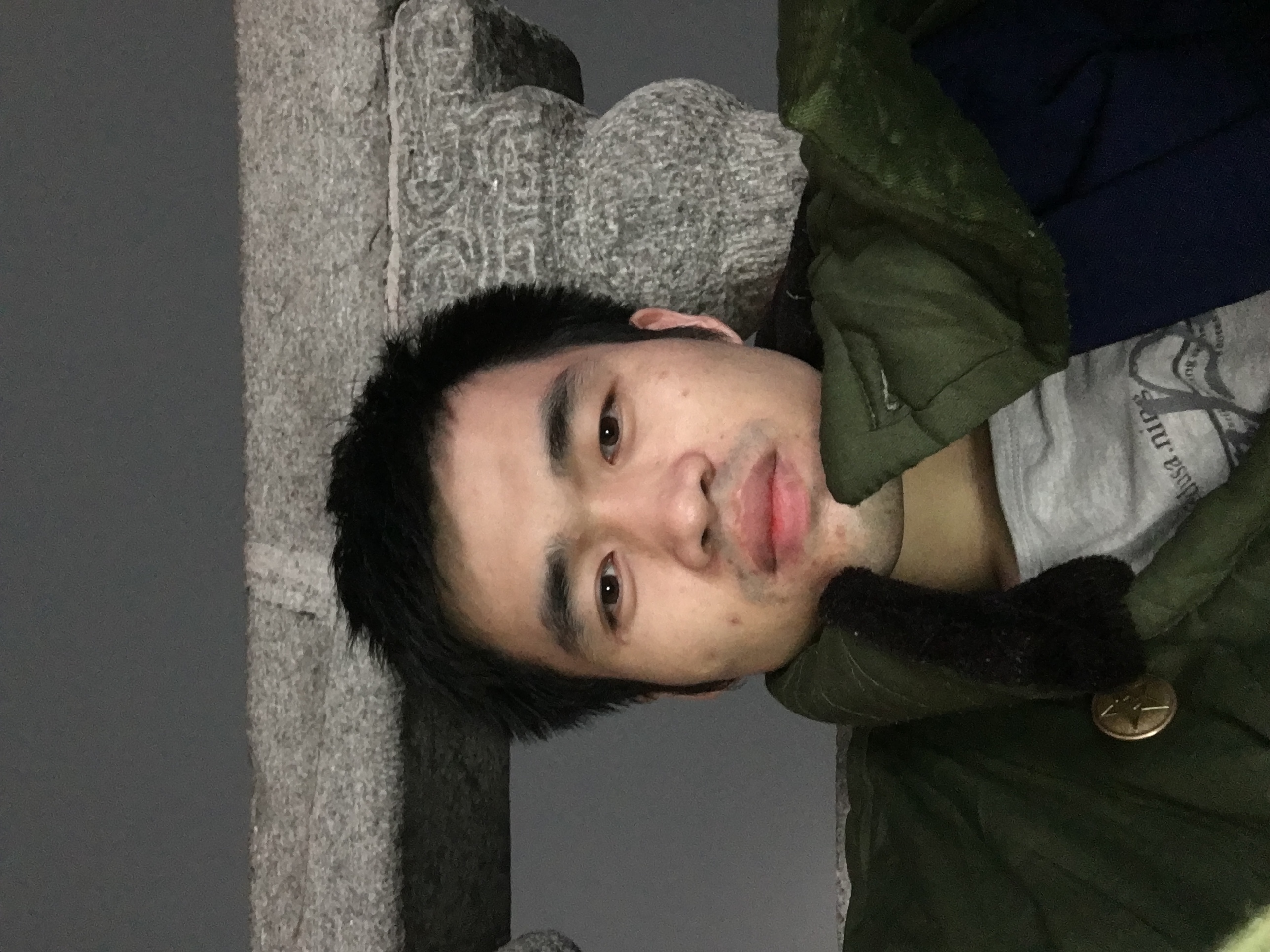 晚上休息自拍